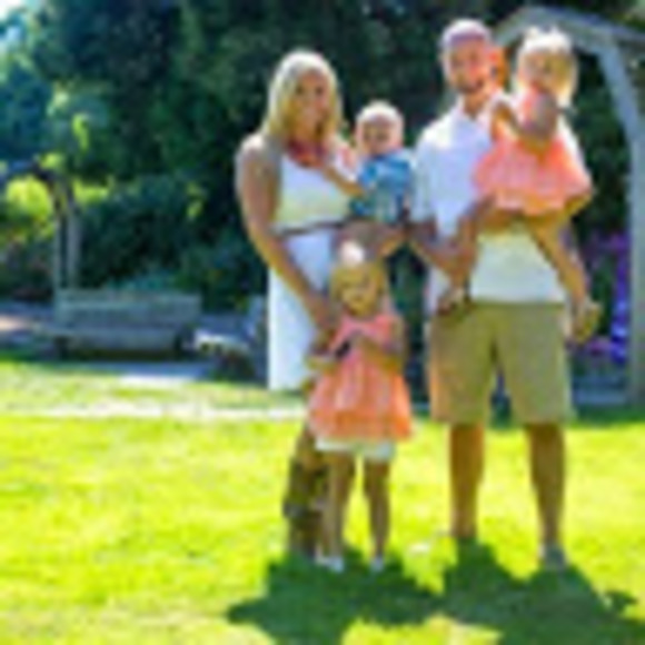 Meet your Posher, Stephanie - Picture 1 of 1